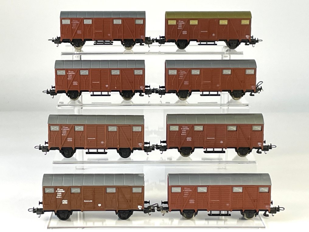 Lima H0 - Model train freight wagon set (8) - Set of 8 brown closed freight cars. - FS #1.0