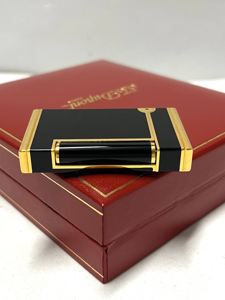 S.T. Dupont - Line D - Normandy black - Lighter - Lacquer, Gold-plated #1.0