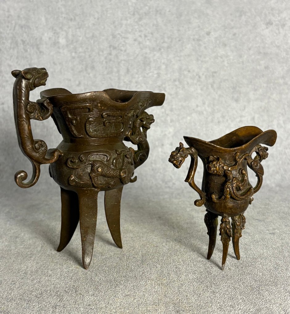 Due bicchieri di vino - Bronzo - Cina - Fine XX secolo #1.0