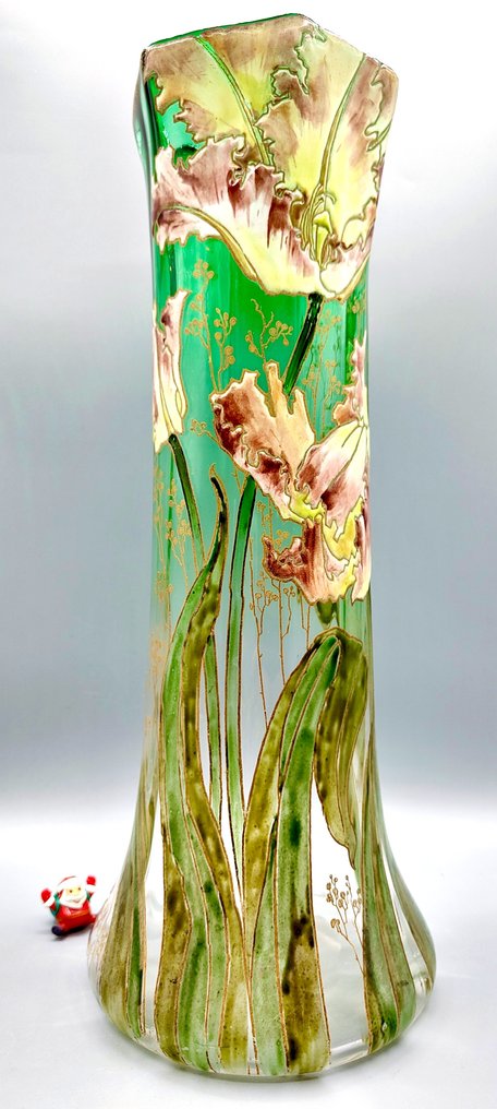 LEGRAS (1839-1916) - Vase -  Sublime imposing large vase with enamelled decoration of delightful tulips and parrots. Circa 1890.  - Glass blown to the mouth #3.2