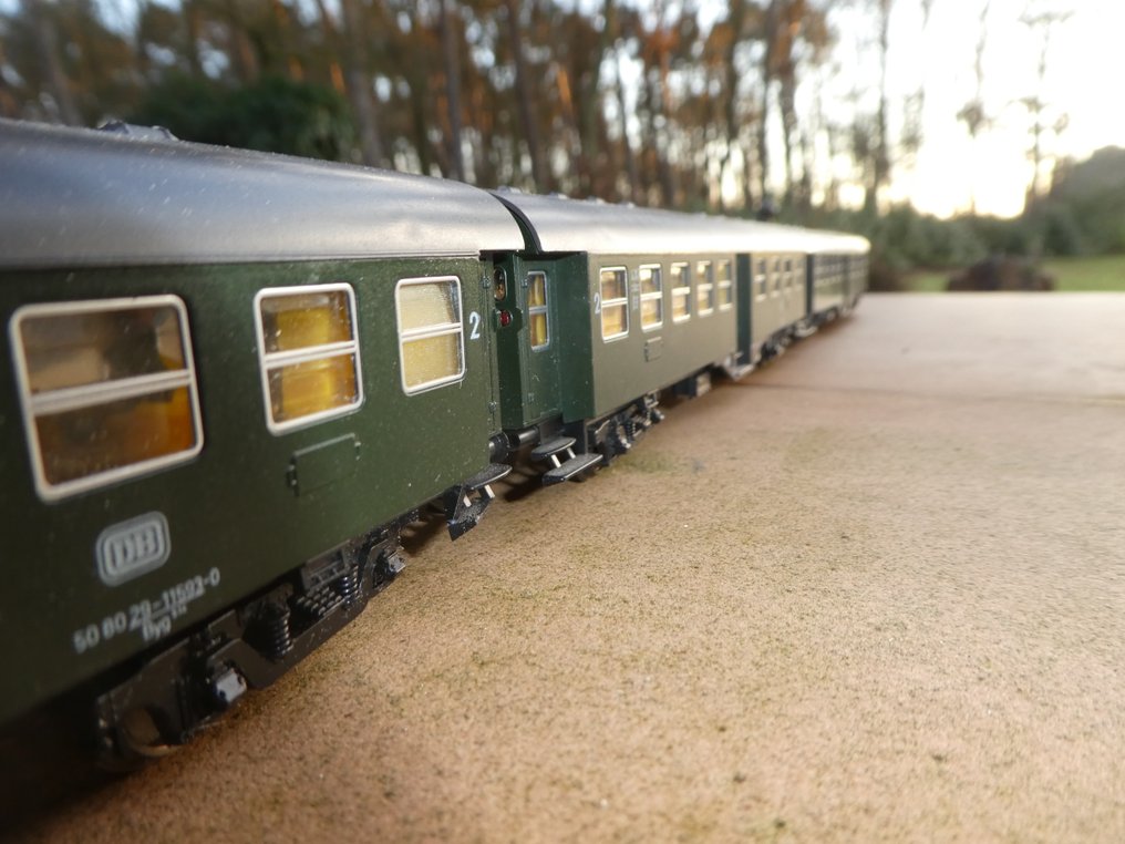 Roco H0 - 4251/4252/4253 - Model train passenger carriage (4) - Four-axle conversion wagons with interior fittings and partial interior lighting. - DB #4.3