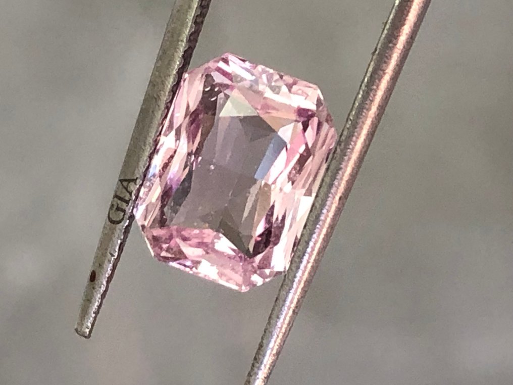 1 pcs Ροζ Ζαφείρι - 3.56 ct - Gemological Institute of America (GIA) #1.0