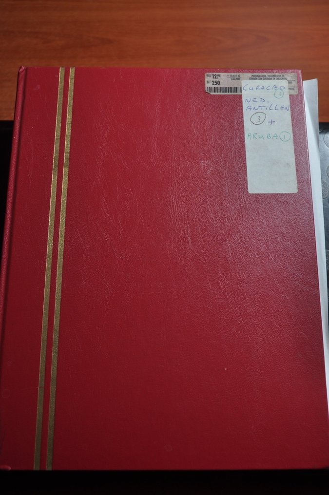 Territoires d'outre-mer néerlandais - Collection de classiques dans divers albums de stock et un album DAVO. #1.0