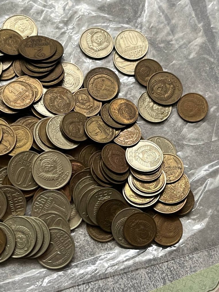 Rusland. Collection of coins, medals, banknotes and other unsorted material (Ingen mindstepris) #3.2