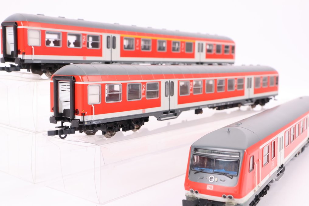 Roco H0轨 - 模型火车客运车厢 (3) - 三辆客车，比例完全一致 - DB #2.1
