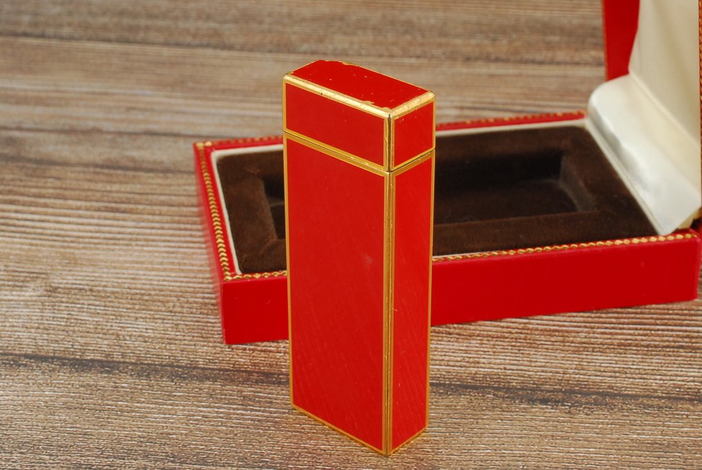 Cartier - Pentagon Gas Lighter - Pocket lighter - Gold-plated (Plaqué Or G) with red lacquer #4.3