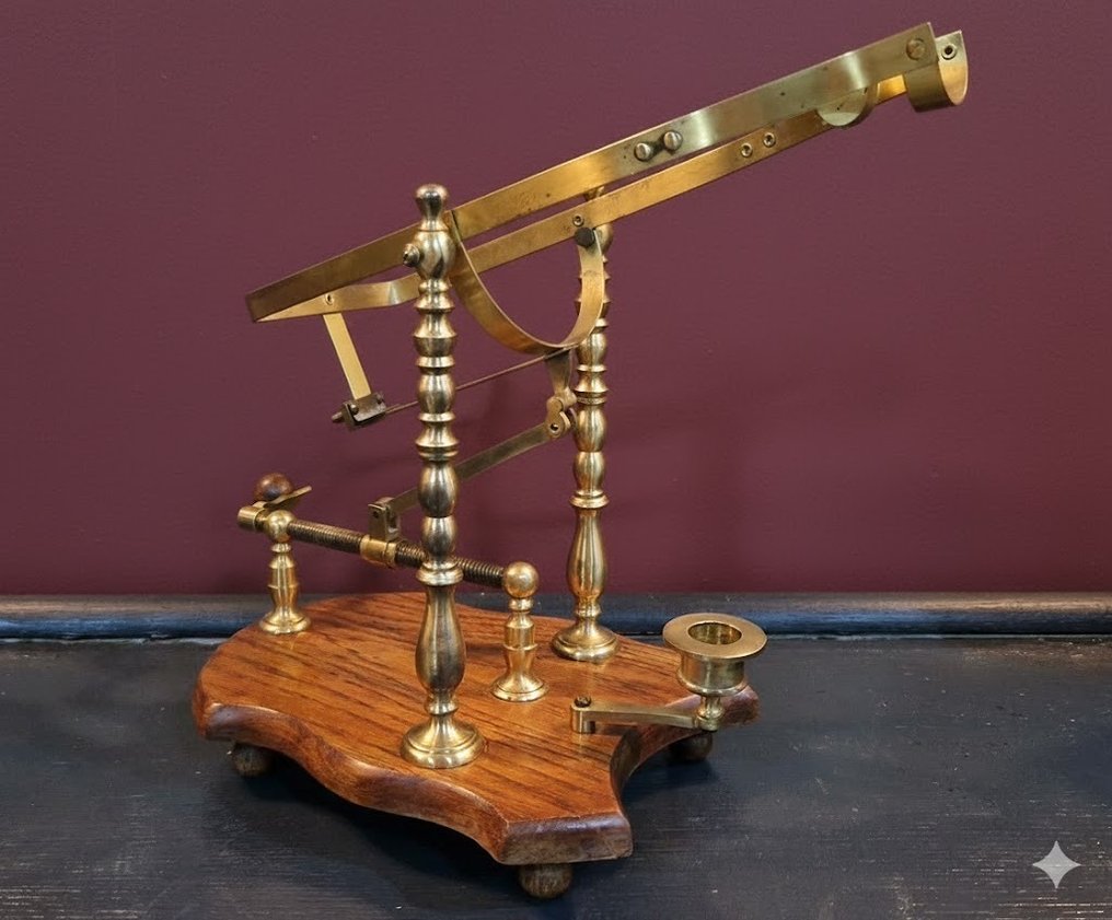 Decanter - Brass, Wood - Sommelier Display #2.1