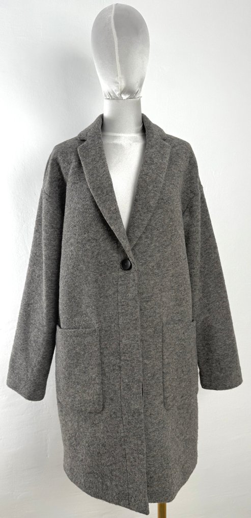 Armani - Mantel #1.0