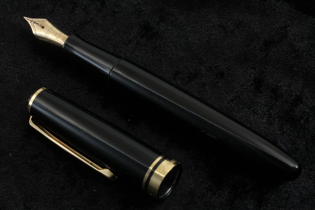 Platinum - #3776 Vintage Black Resin 14K Fine Nib - Fyldepen #3.2