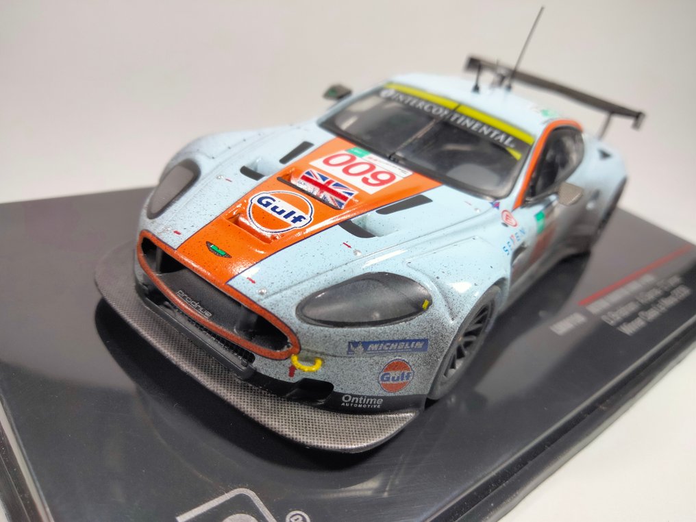 IXO Models 1:43 - Modell versenyautó - Aston Martin DBR9 #009 - D. Brabham, A. Garcia, D. Turner (2008) - Győztes LMGT1 24 órás Le Mans #1.0