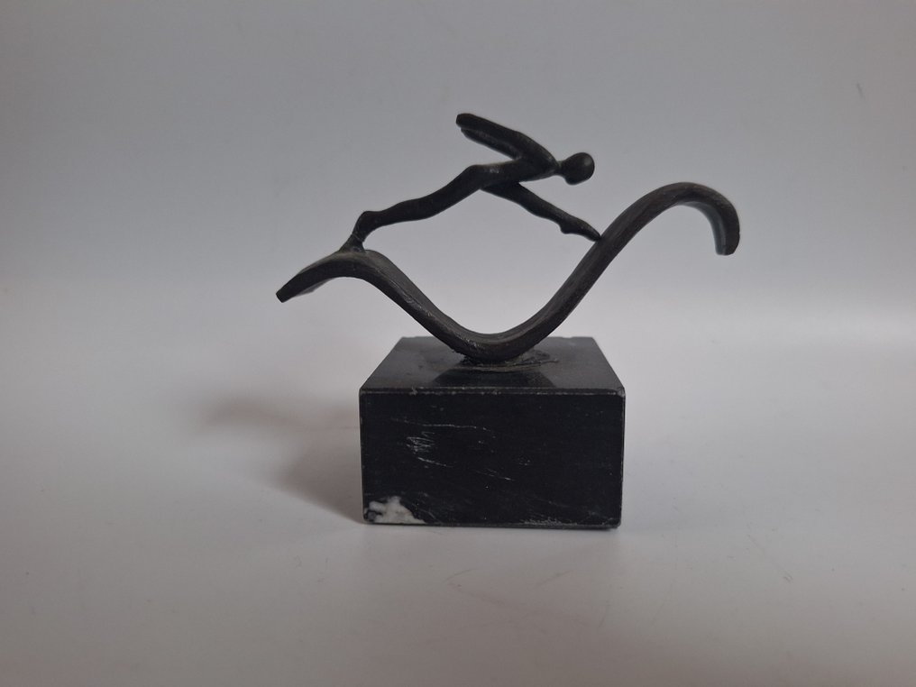 Artihove - Corry Ammerlaan - Statuette, De grote sprong wagen - 8.5 cm - bronzed #3.2