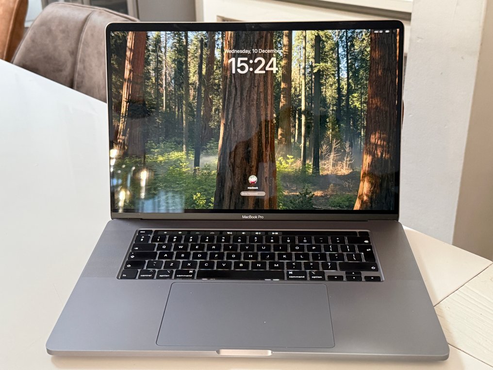 Apple MacBook Pro Core i7 32ram 1TB - Laptop (1) #1.0