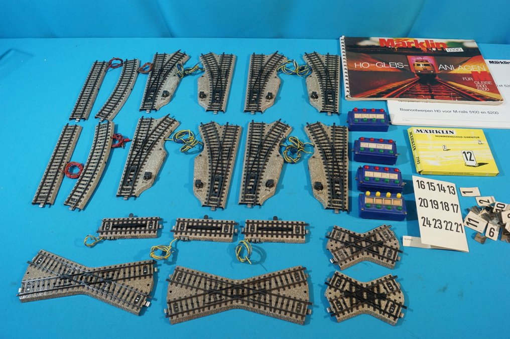 Märklin H0 - 5111 - 5103 - 5117 - 5112 - 5114 -5211 - 7072 - 7211 - 7195 - 0390 - Model train tracks (25) - M-rails package switch and accessories #1.0