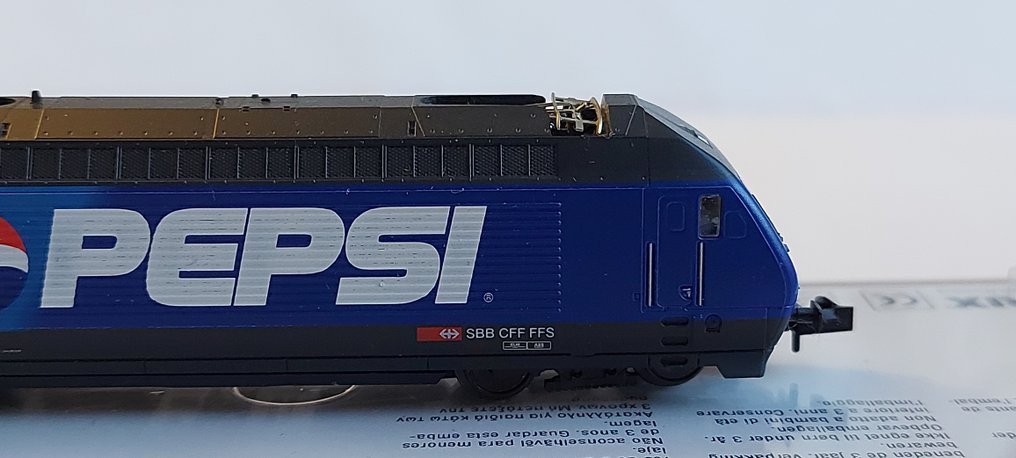 Minitrix N - 12664 - Locomotivă machetă tren (1) - Schweizer Re 4/4 460 PEPSI de la SBB, cu interfață #2.1