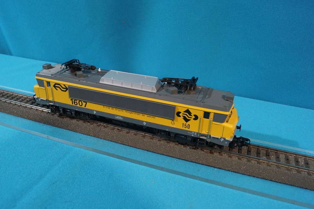 Märklin H0轨 - 3326 - 电力机车 (1) - 机车1607 Vlissingen 最长火车 - NS #3.2