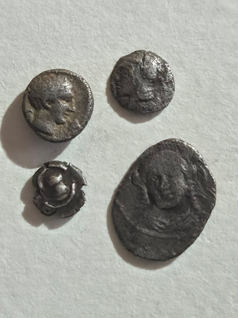 希腊(古代) Lot of 4 silver coins 5th-4th century BC (没有保留价) #1.0