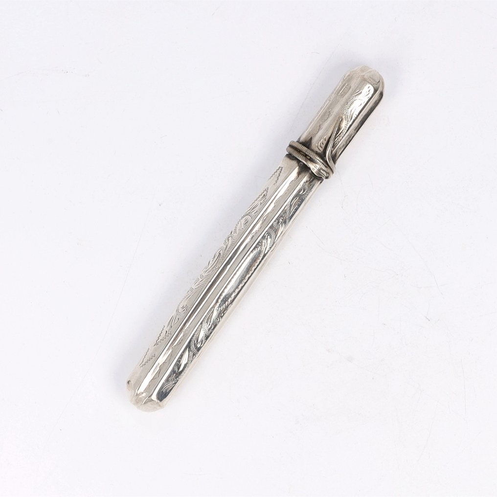 Needle case (3) - .833 silver #4.3