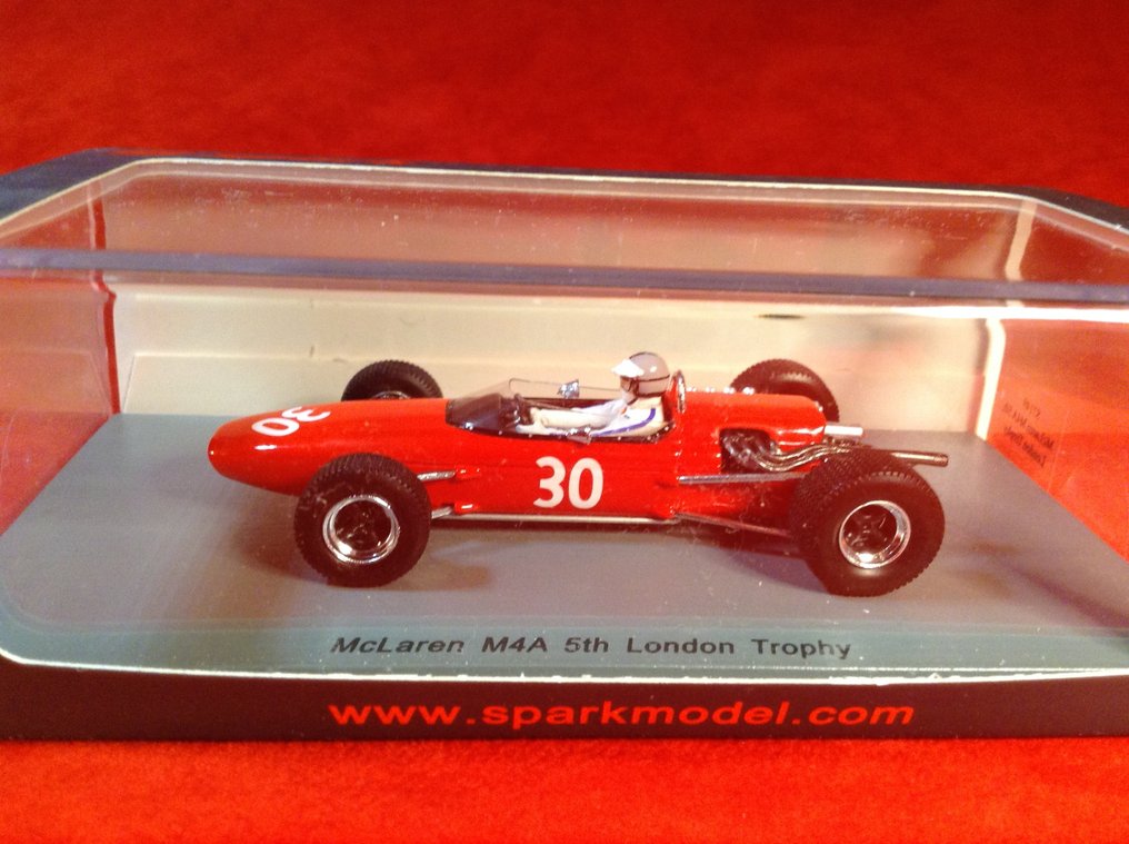 Spark 1:43 - 模型赛车 - ref. #S7149 McLaren M4A Ford F2 5° London Trophy Race 1967 #30 Piers Courage - 卓越品质，限量版，如今日难得一见，犹如新的一样 #1.0