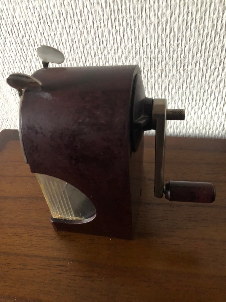 Ξύστρα Industrial - Παλιό μολύβι #1.0