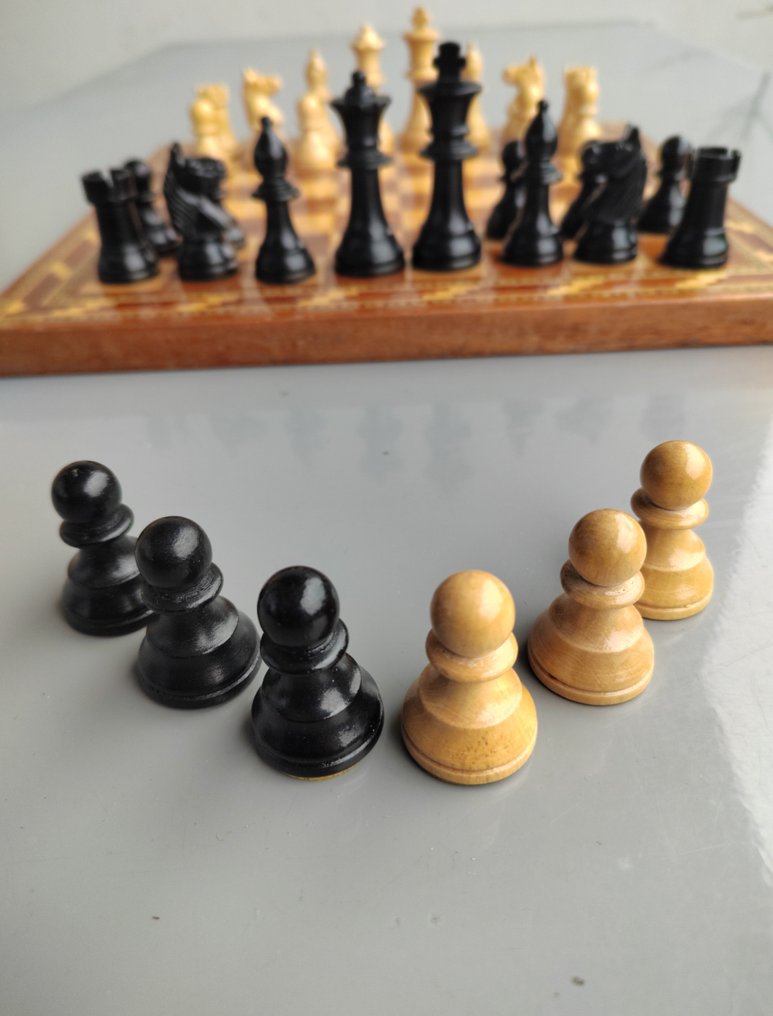 Set di scacchi - in legno con scacchiera intarsiata – Italia, anni ’60–’70 #4.3