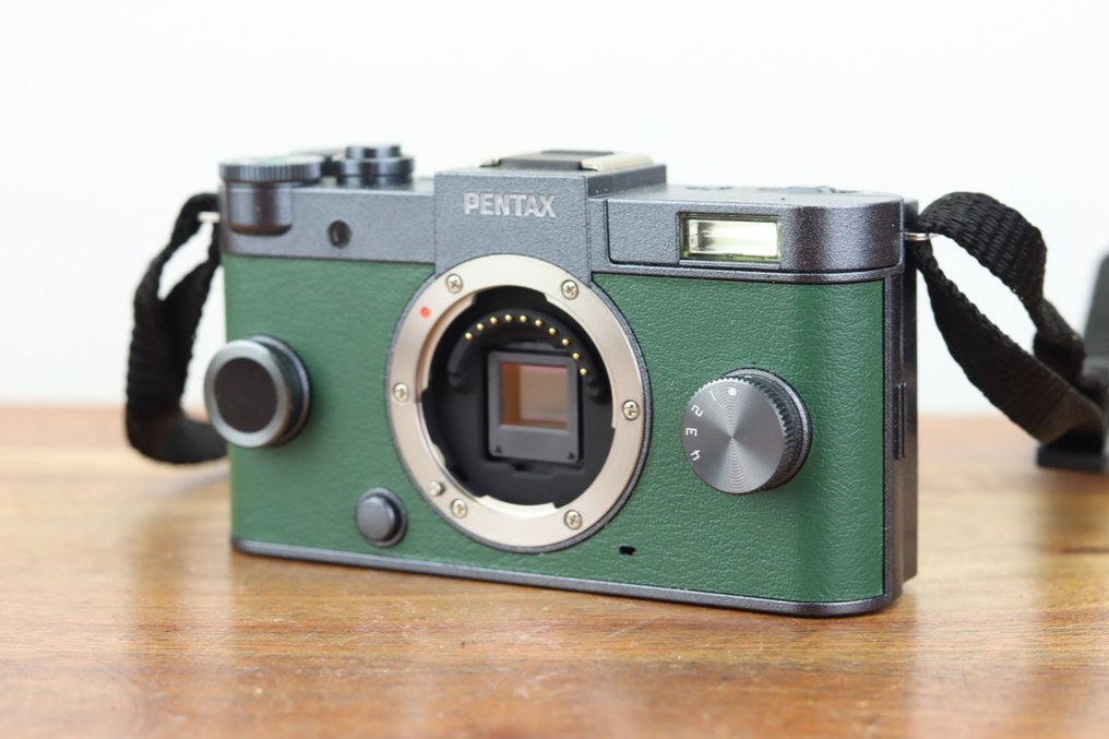 Pentax Pentax Q-S1 + SMC 5–15mm f/2.8–4.5 lens Digitalt kamera #2.1