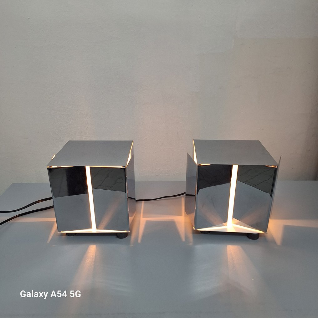 Paolo Tilche - Lámpara de sobremesa (2) - Hierro, Cromo - 3H #1.0