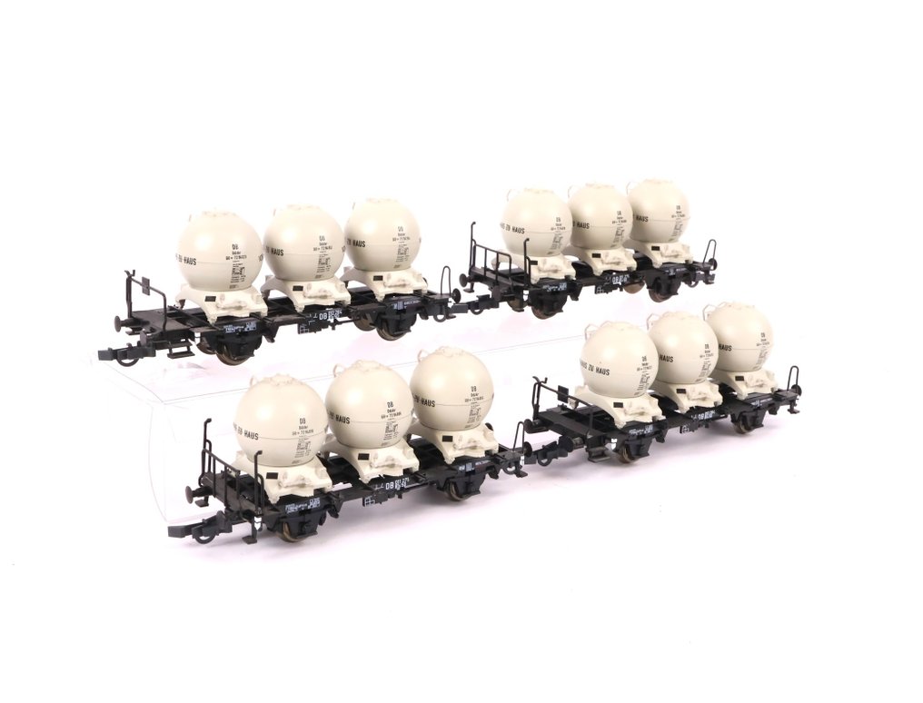 Roco H0 - Modellvonat teherfuvarozás (4) - Négy házról házra szállítandó silóvagonokat. - DB #1.0