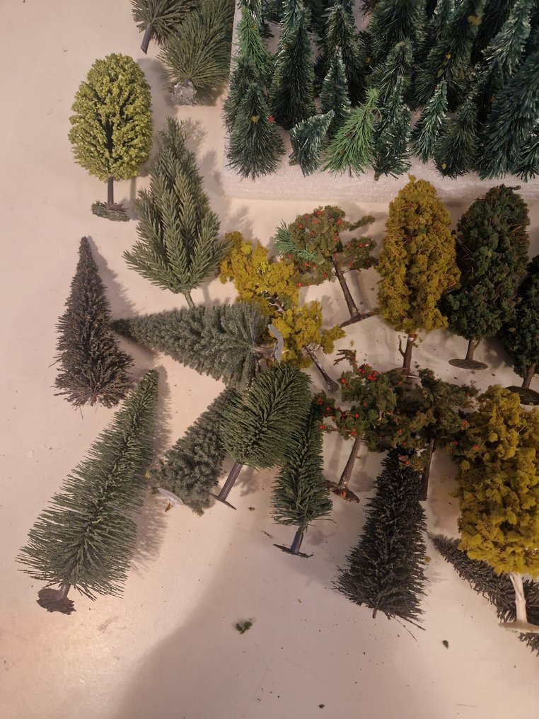Heki, Busch, overige merken H0 - Model train landscape (112) - Linden and fir trees. #1.0