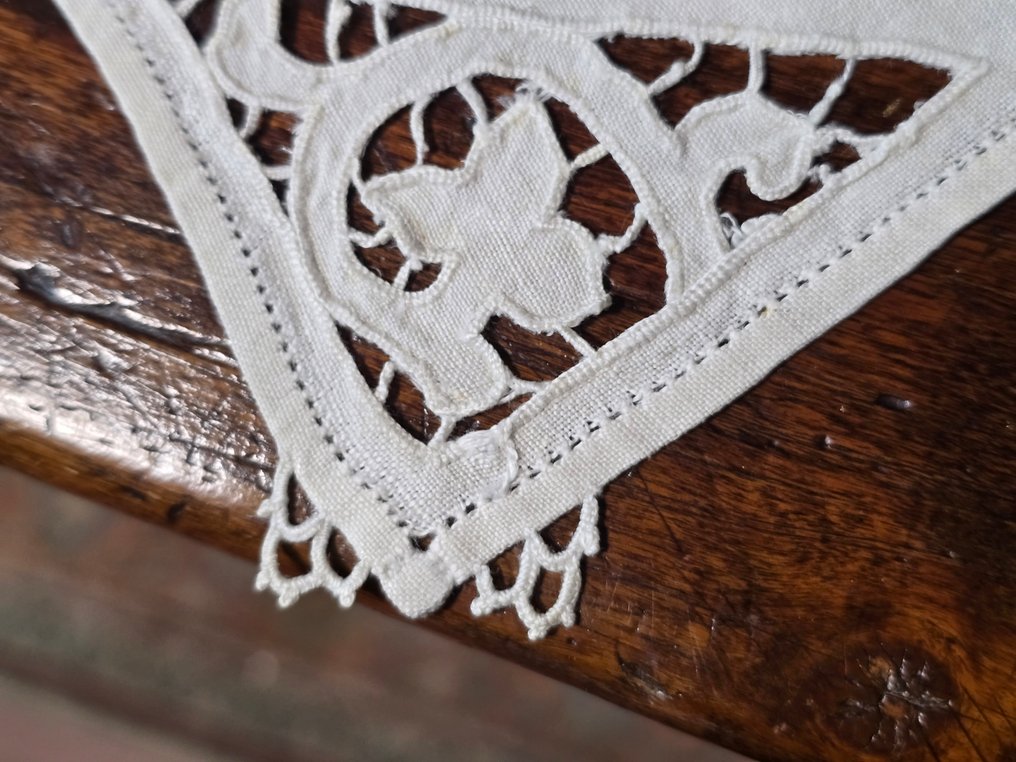 Serviet (11) - 18 cm - 18 cm - Gamle broderier #4.3