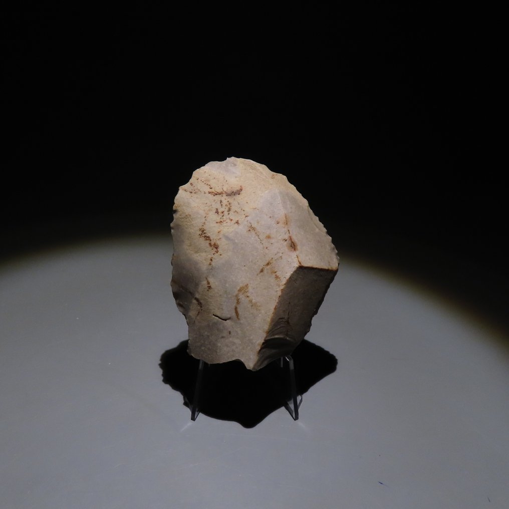 Neolithic Flint Tool. Spiennes, 4500-3500 BC. 7.2 cm height. Spanish Import License.  (No reserve price) #1.0