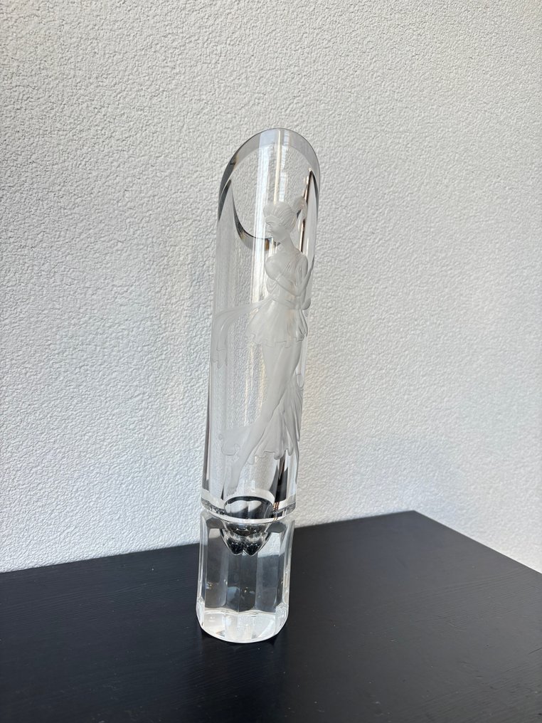 Sculpture, Crystal Sculpture Vase with Engraved Dancer - 29 cm - Crystal #2.1