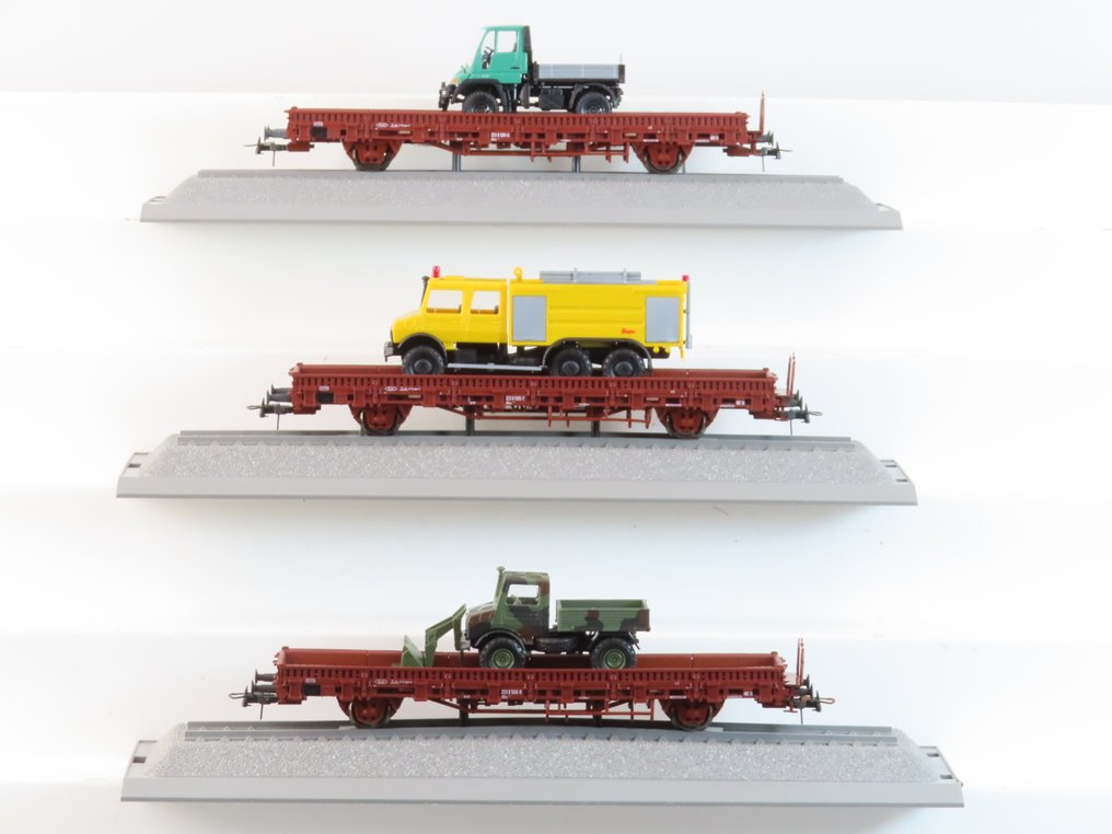 Roco H0 - 47178/47179/47180 - Model train freight carriage (3) - 3x 2-axle Rongenwagen type Kbs loaded with Mercedes Unimogs and support vehicles. - DB #1.0