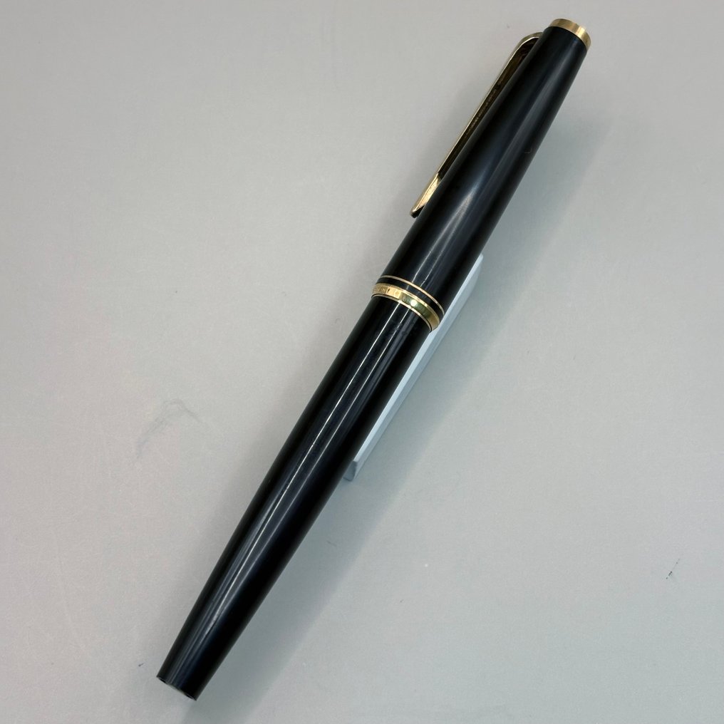 Montblanc - 221 (black) 70's- 14k gold nib (F) - Fountain pen #4.3