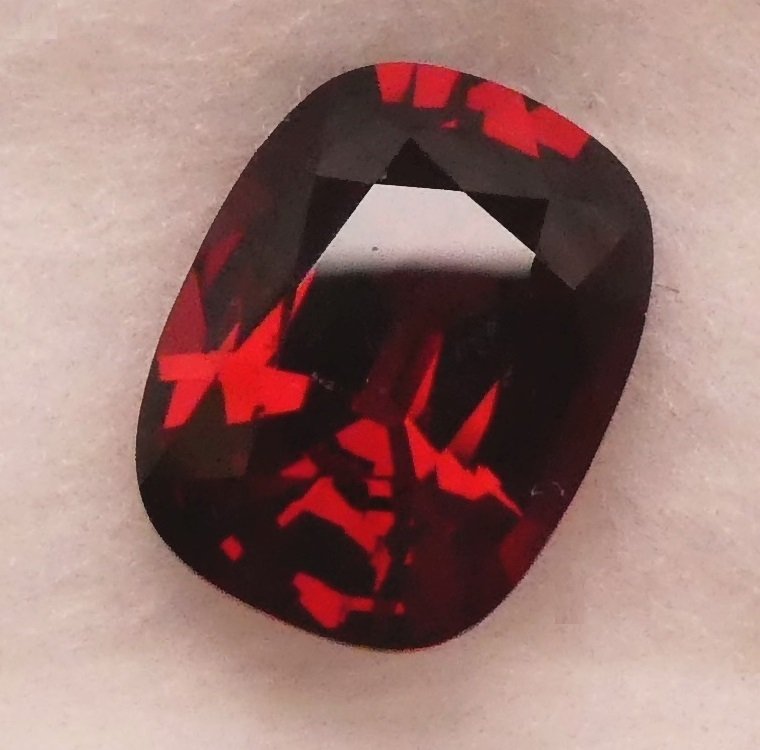 尖晶石  - 2.37 ct - 西班牙宝石学院（IGE） #1.0