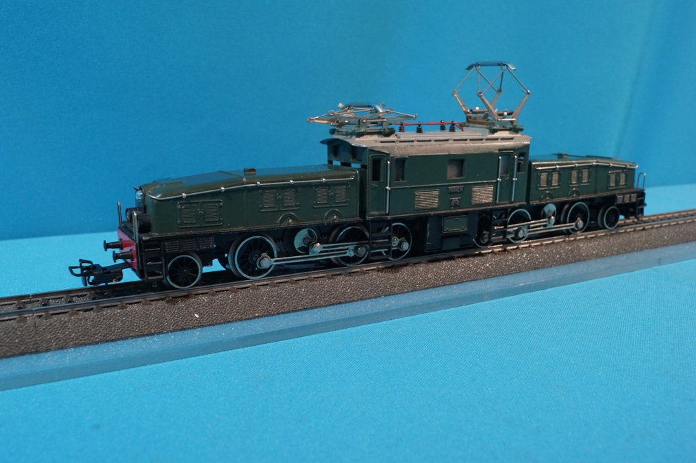 Märklin H0 - 3015 - Locomotora eléctrica (1) - 3015 SBB CFF Krokodil versión 10 - SBB-CFF #1.0