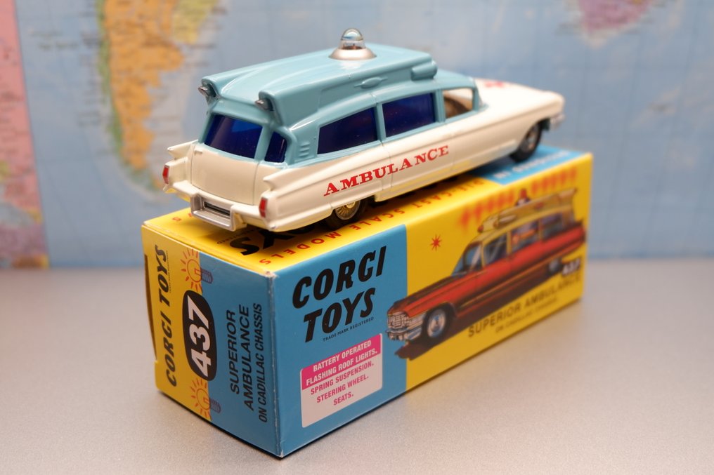 Corgi 1:43 - Voiture miniature  (2) - 437 - Superior Ambulance on Cadillac Chassis + 419 -  Ford Zephyr Motorway Police - 2 jolis jouets Corgi, modèles réédités #3.2