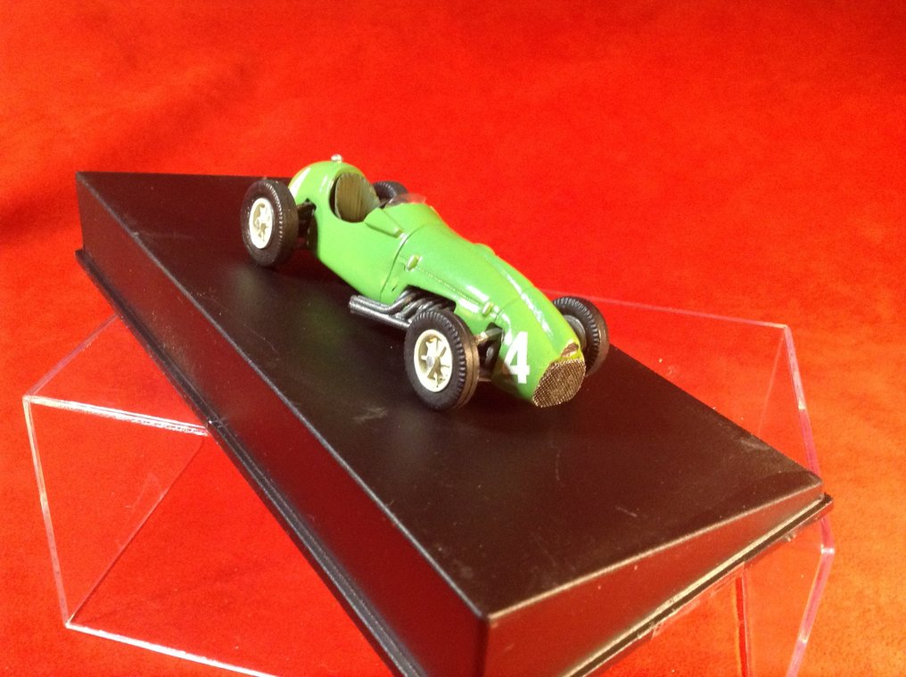 K & R Replicas - made in England 1:43 - Modelracerbil - Cooper T20 Bristol Grand Prix 3rd Daily Mail Trophy 1952 #4 Mike Hawthorn - Professionelt bygget - ret sjældent i dag. #1.0