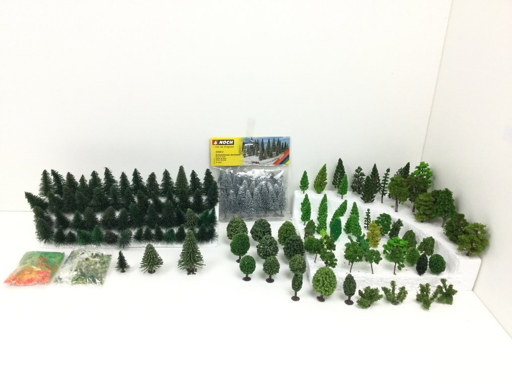 bomen Z - Modelltog-landskap (169) - En svært fin og imponerende mengde ulike trær. #1.0