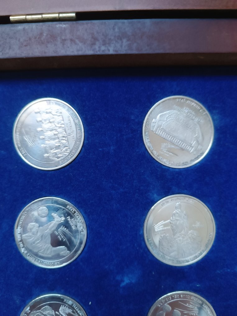 Real Madrid - 2002 - Ασημένια νομίσματα του Ρεάλ Μαδρίτης για τα εκατό χρόνια 1902-2002 + Αρχείο.  #4.3