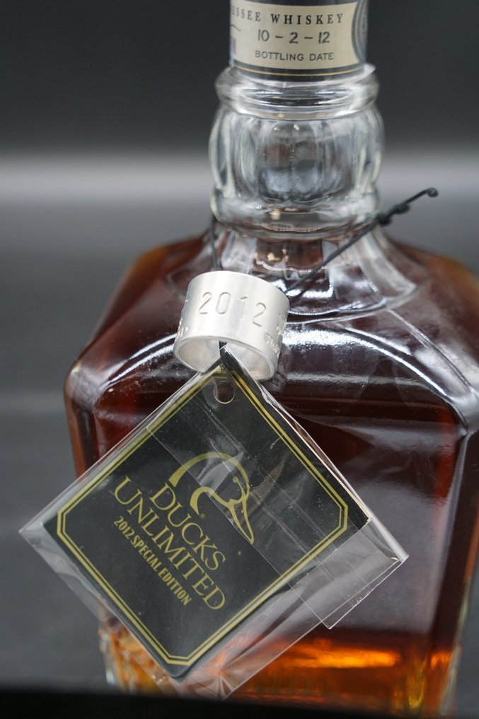 Jack Daniel's Ducks Unlimited 2012 Special Edition - With Tag, Stopper with logo and Ring 2012  - b. 2012  - 750毫升 #2.1