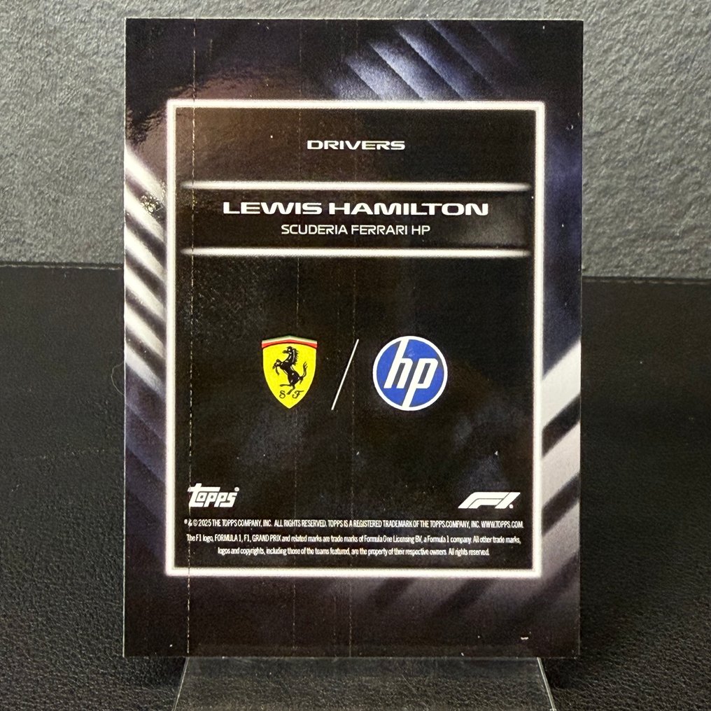 Ferrari - Topps Lights OUT - Signed - Lewis Hamilton - 2025 - Κάρτα ανταλλαγής  #2.1