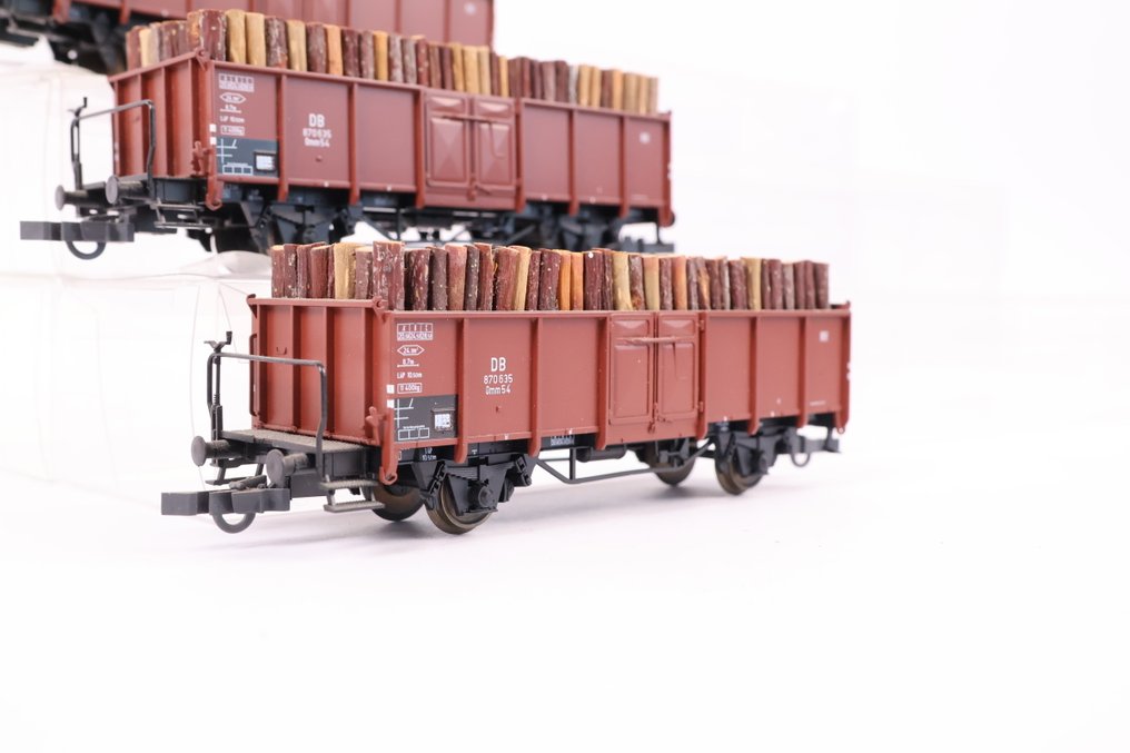 Roco H0 - Vagón de tren de mercancías a escala (4) - cuatro camiones abiertos con carga de madera - DB #1.0