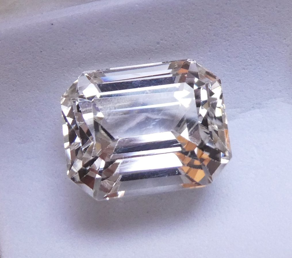 Ei pohjahintaa Spodumeeni  - 11.05 ct - Instituto Gemólogico Español (IGE) #4.3