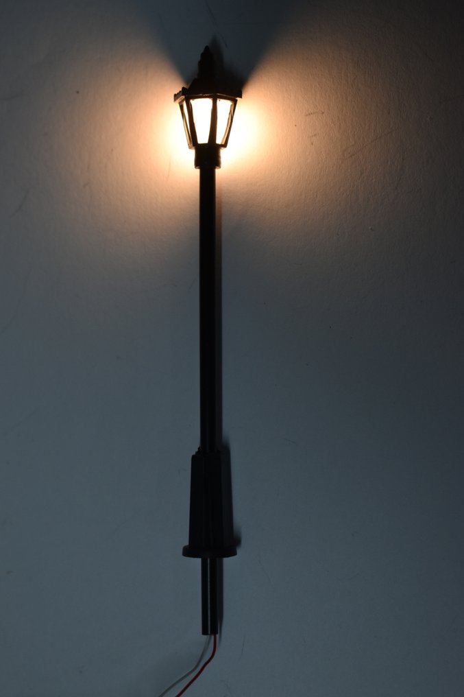TIM light H0 - Model train scenery (80) - Set of multiple H0 street lamps with built-in LED and wires; length examples 120 mm and 110 mm. #1.0