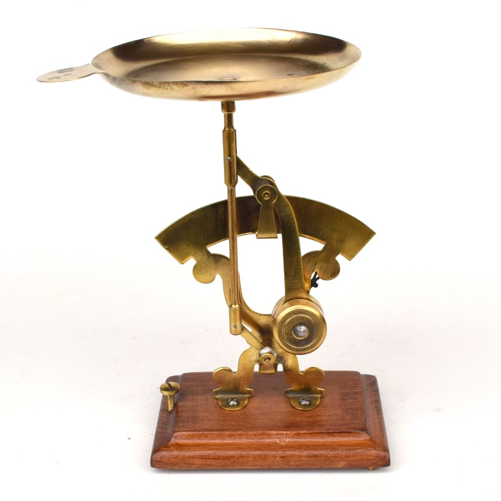 Narcissé Briais - Vægt - Forniklet messing - håndlavet fod #4.3