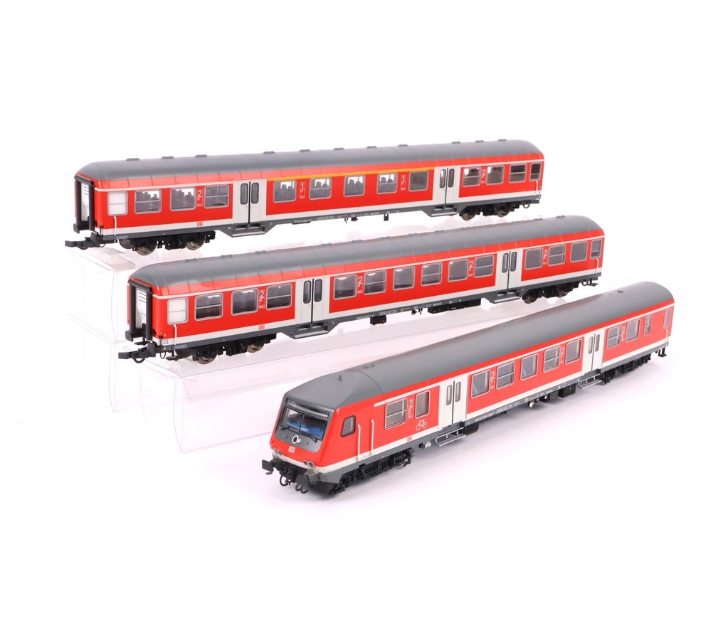 Roco H0轨 - 模型火车客运车厢 (3) - 三辆客车，比例完全一致 - DB #1.0