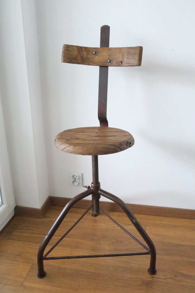 Καρέκλα - Χάλυβας - Μοναδική καρέκλα εργαστηρίου #2.1