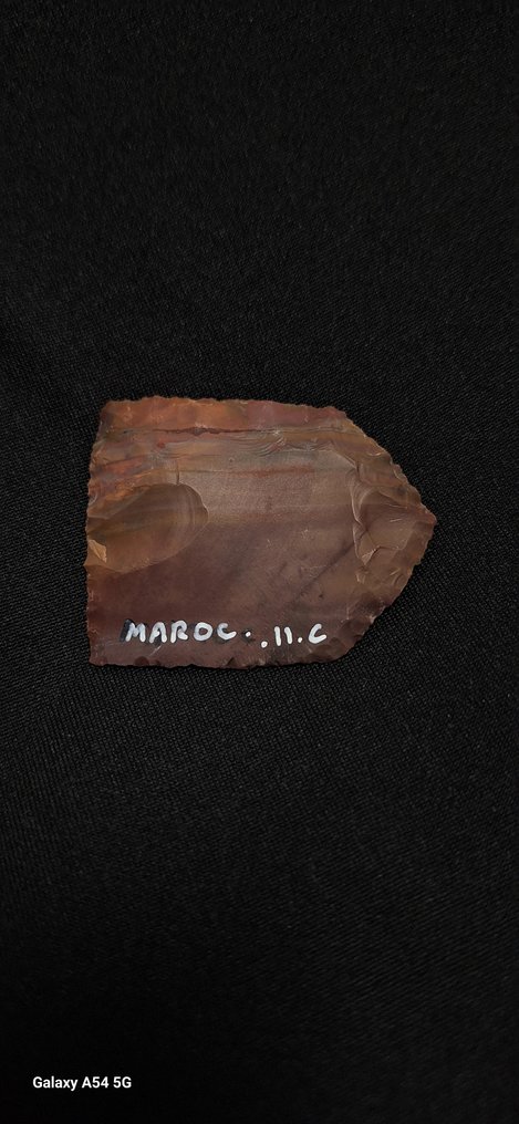 Παλαιολιθική Ίασπις Δίπλευρο εργαλείο από πολύχρωμο jaspe που προέρχεται από τη Βόρεια Αφρική, Μαυριτανία, από μια - 50 mm  (χωρίς τιμή ασφαλείας) #2.1