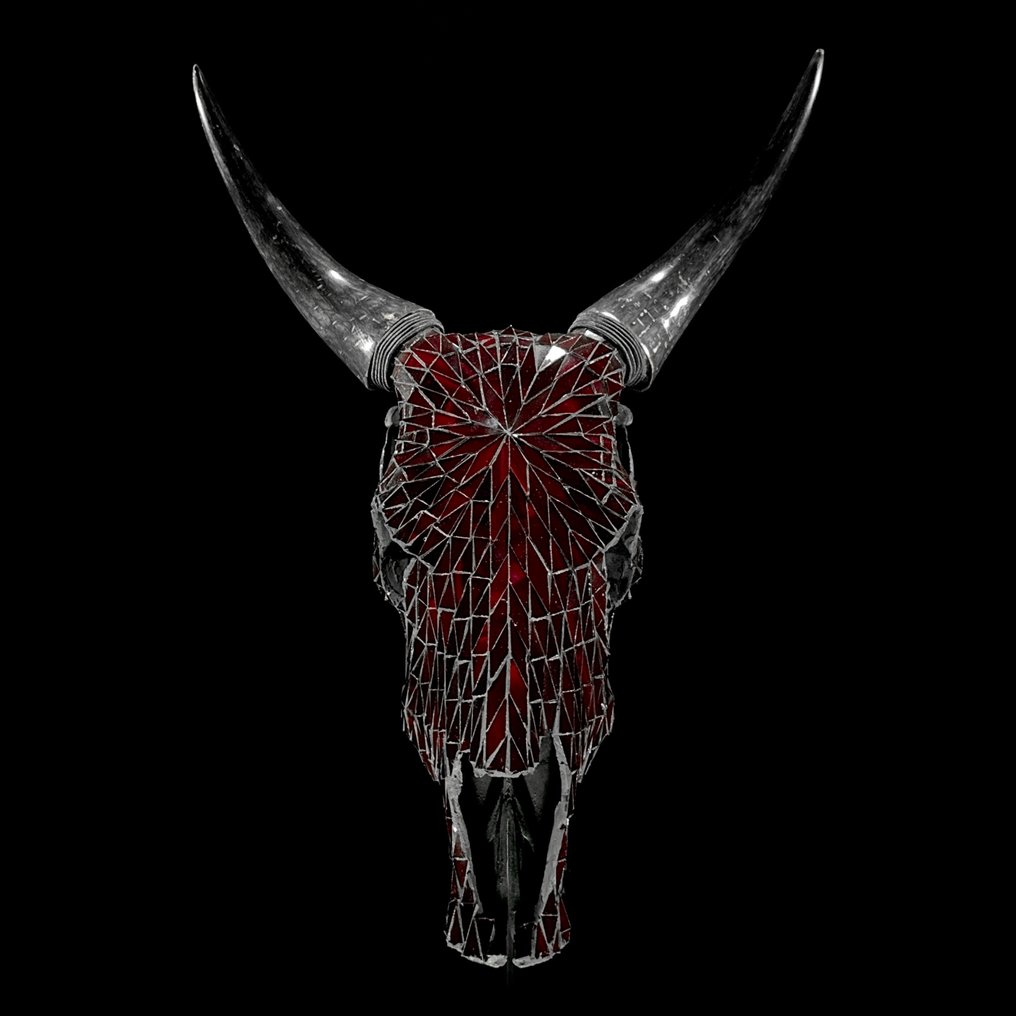 Χωρίς τιμή ελάχιστου ορίου - Εκθαμβωτικό κρανίο αγελάδας με επένδυση από ψηφιδωτό γυαλιού - Κόκκινο Κρανίο - Bos Taurus - 57 cm - 41 cm - 17 cm- Είδη που δεν ανήκουν στο CITES -  (1) #2.1