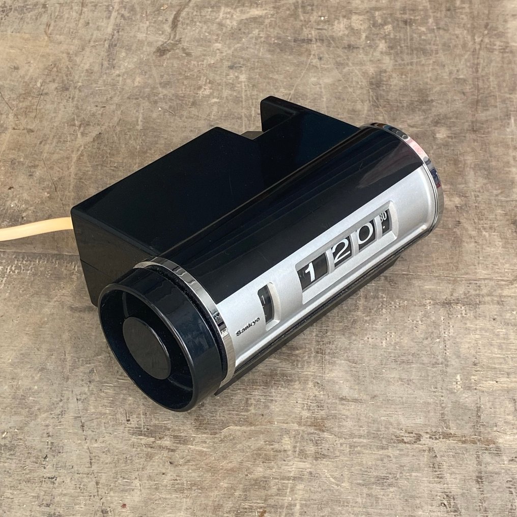 Flip clock - SANKYO -  Industrial Plastic - 1960-1970 - Sankyo flip clock #2.1